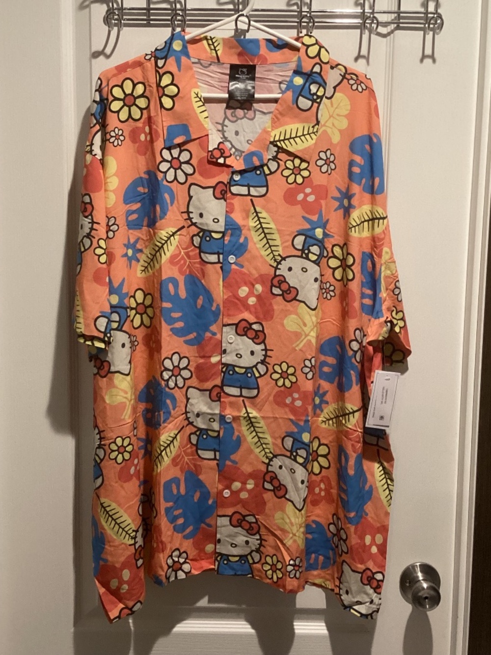 NWT Men’s “Hello Kitty and Friends” Graphic Print SS Shirt - Size 3XL